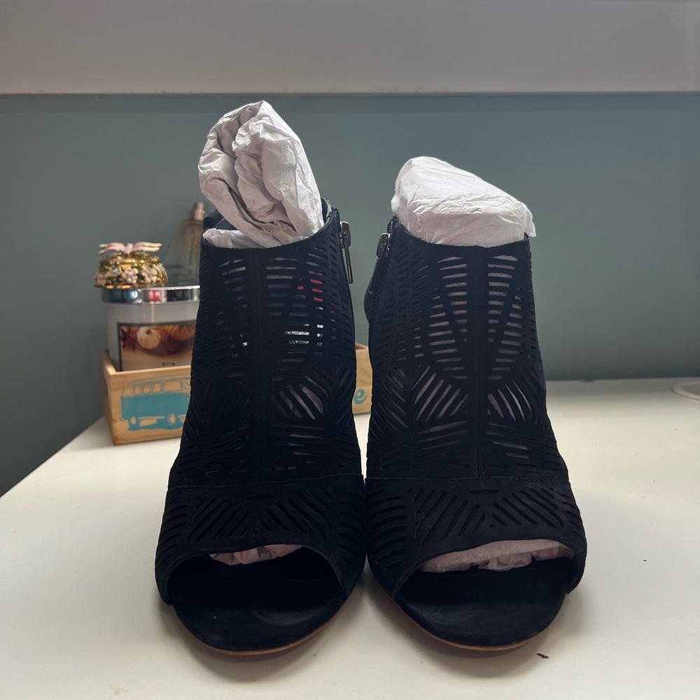 Vince Camuto Heels